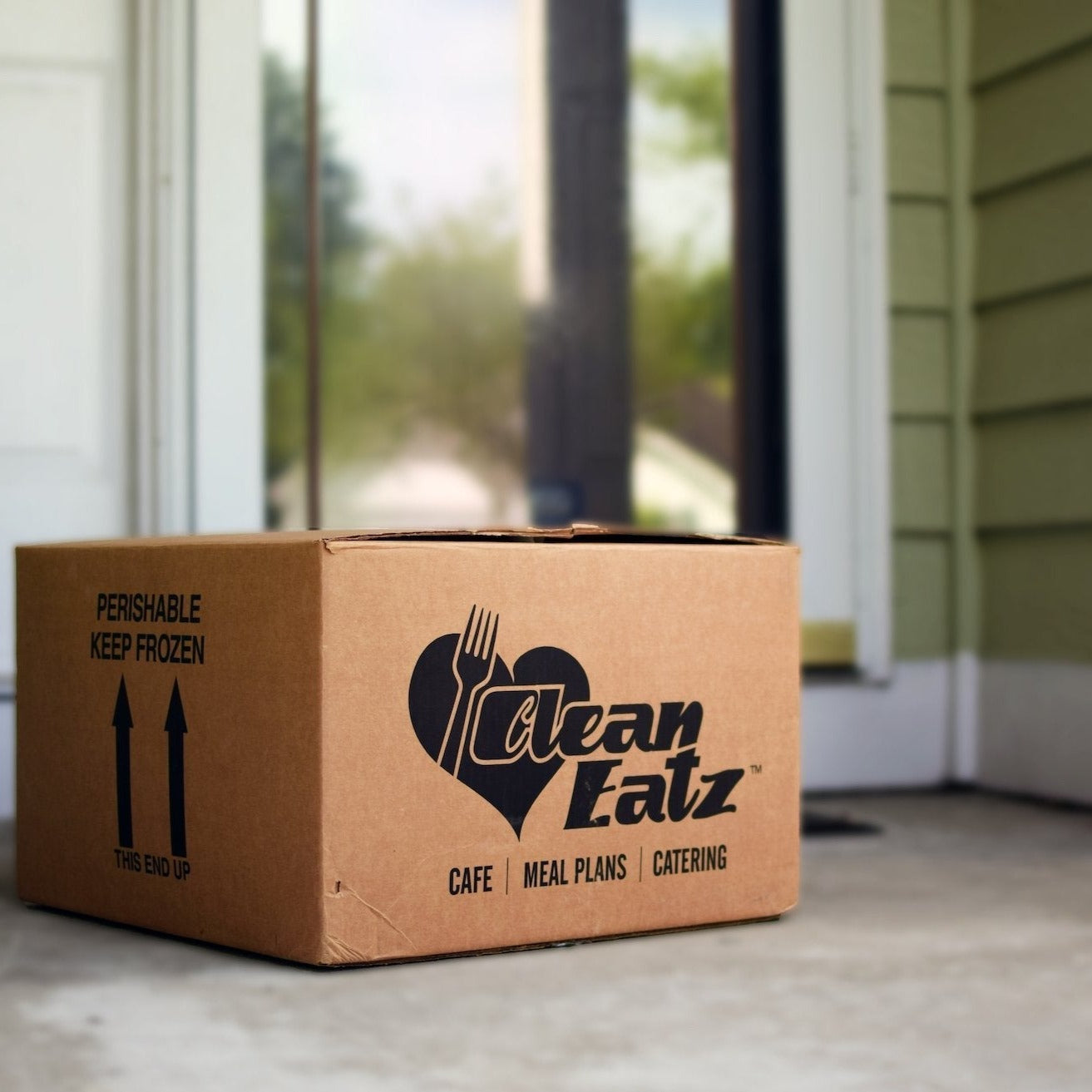 Keto Meal Delivery Box on Porch: Low Carb Keto Meal plans delivered from Clean Eatz Kitchen
